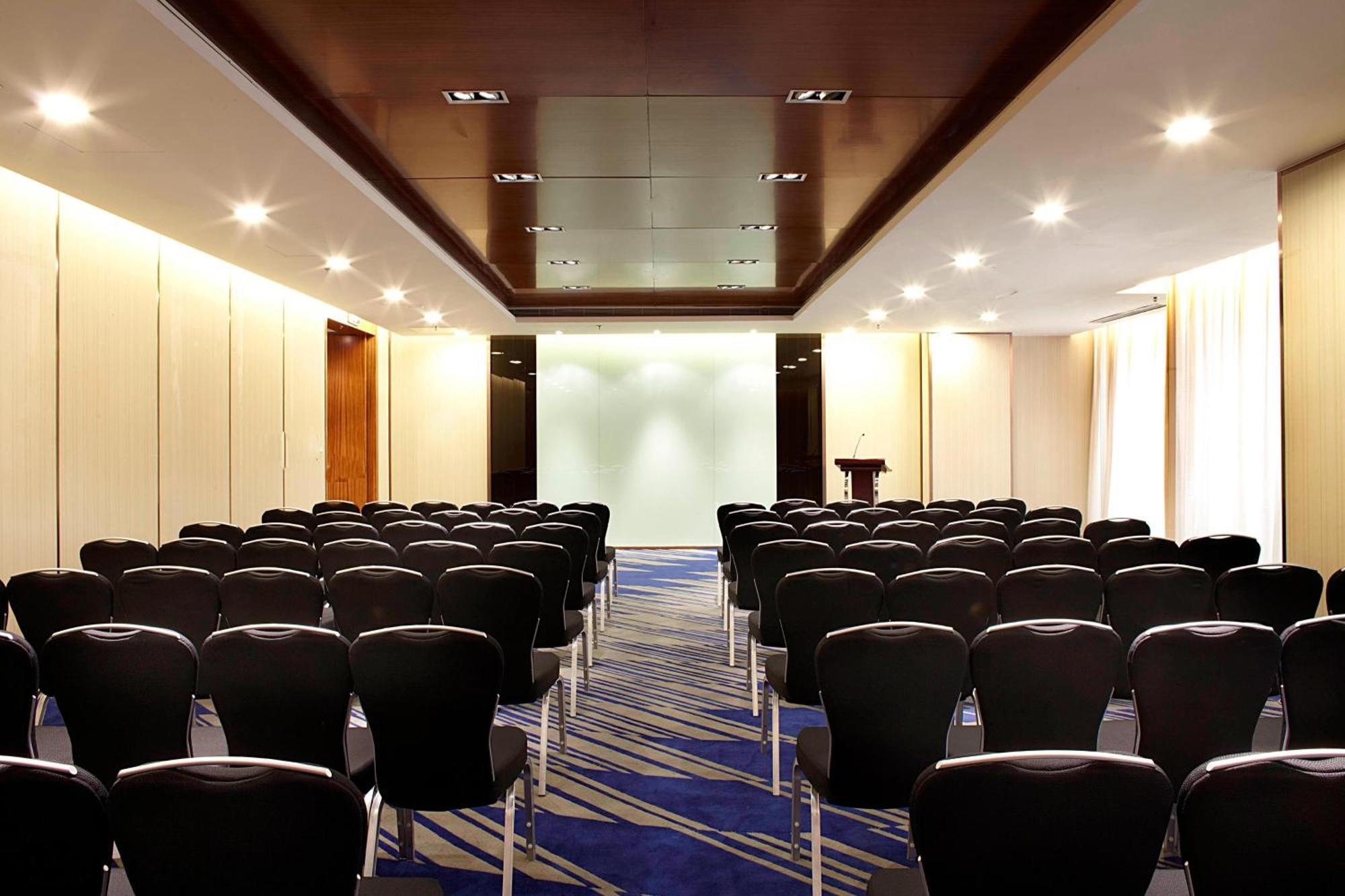 Courtyard By Marriott Shanghai Jiading Экстерьер фото